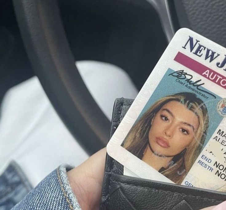 Perfect Id Photo, Divers License Photo, License Id Picture Aesthetic, License Picture Aesthetic, Permit Pictures, Lisence Template, Aesthetic Passport Pictures, Drivers Lisence Photos, License Id Picture