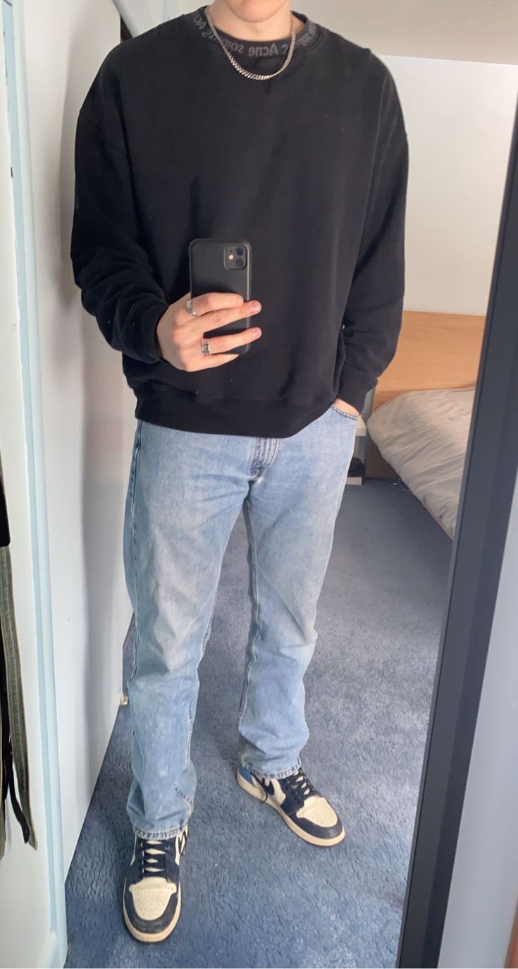 White Guys Outfits, Black Tee Jeans Outfit Men, Guy Outfits Simple, Mens High School Outfits, Men Outfits With Jeans, Men Basic Style, Straight Pants Men Outfit, Outfit Ideas For Skinnies Men, Basic Outfits For Men Casual Styles