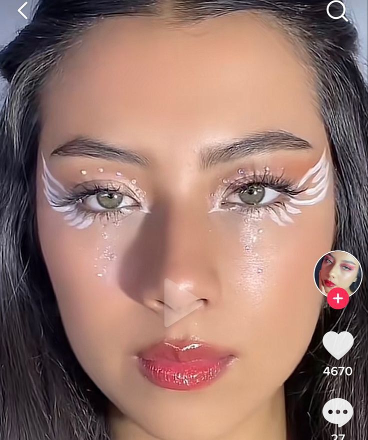 Sparkly Angel Makeup, Wind Element Makeup, Angel Eyeliner Makeup, Angel Costume Makeup Ideas, Angel Face Makeup Halloween, Festival Makeup Butterfly, Rave Face Paint Ideas, Face Painting Angel, Angel Makeup Looks Halloween Simple