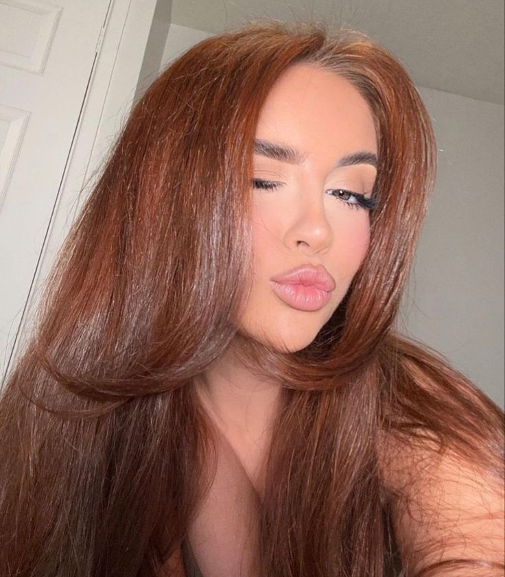 Hair Color Inspo For Brown Skin, Chocolate Brown Copper Hair, Brunette To Ginger, Copper Hair Money Piece, Chocolate Copper Hair Color, Light Auburn Hair, Red Hair Looks, Brown Blush, Hair Colorful