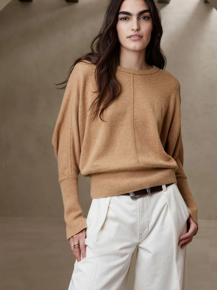 Aya Dolman Sweater | Banana Republic Lawyer Wardrobe, Neck Sweater Outfit, Sweater Outfit Women, Crew Neck Sweater Outfit, Dolman Sweater, Camel Sweaters, Traje Casual, Soft Classic, Fashion 101