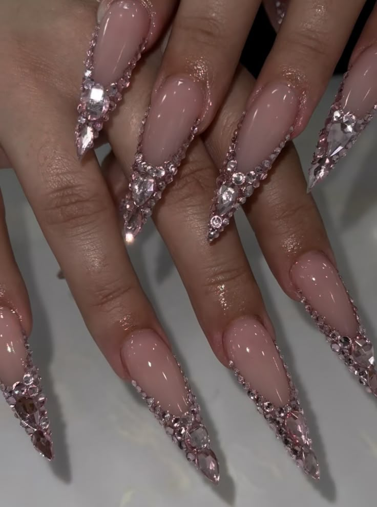 Staleto Nails Pink, Birthday Nails Long Almond, Stilleto Nails Gems, Diamond Stilleto Nails, Long Gem Nails, Birthday Nails Stiletto Long, Diamond Stiletto Nails, Blinged Out Birthday Nails, Jewel Nails Rhinestones