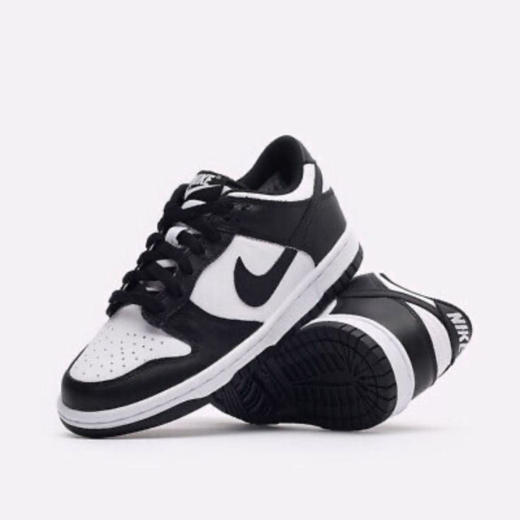 Nike Dunk Low Retro White Black Panda Men Size 8 New, No Signs Of Wear, No Crease Nike Shoes Png, Shoes White Background, Nike Dunk Low Kentucky, Panda Shoes, Fashion Shoes Boots, Nike Dunk Low, Dunk Low, Nike Dunk, Nike Dunks