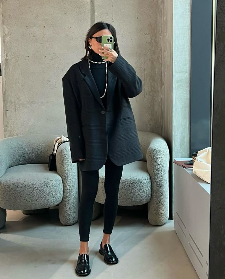 Black Leggings Chic Outfit, Legging Blazer Outfit, Legging And Blazer Outfit, Leggings Dress Outfit, Leggings Chic Outfit, Black Leggings Outfit Work, Leggings Blazer Outfit, Leggings Business Casual Outfit, Black Leggings Work Outfit