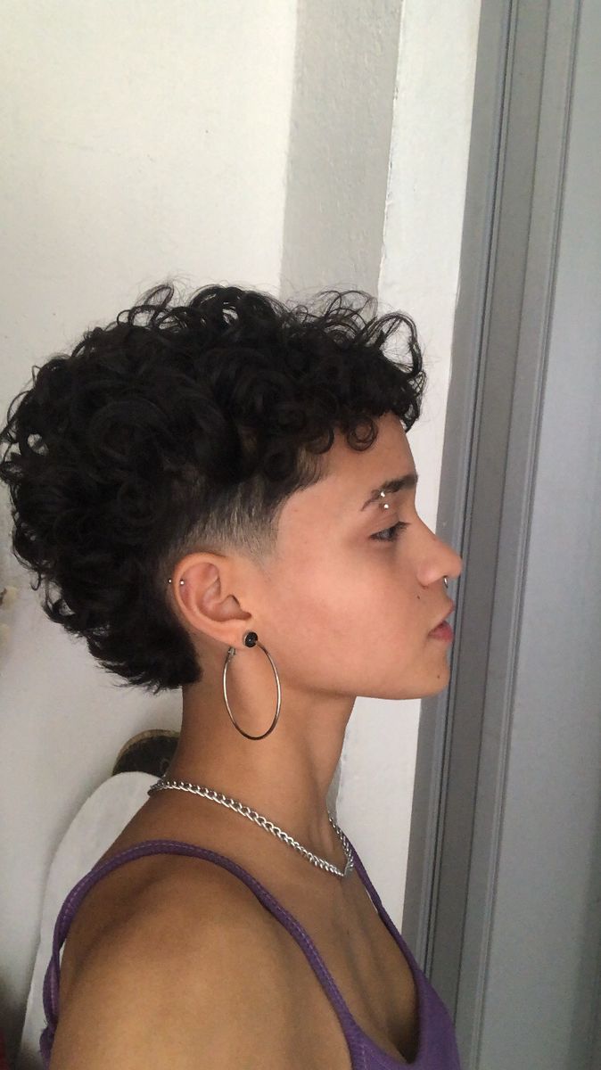 Taper Fade Curly Hair Women, Mullet Hairstyle Wavy Hair, Short Hair Curly Women, Afro Undercut Women, Curly Cropped Hair For Women, Low Taper Fade Haircut Women, Burst Fade Women, Mullet Fade Women, Pixie Cut On Curly Hair