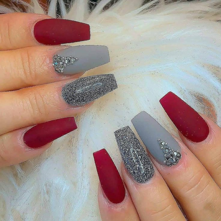 End Of Winter Nails, Cute Red Nails, Grey Acrylic Nails, Grey Nail, The Trend Spotter, Grey Nail Designs, Confetti Nails, May Nails, Red Acrylic Nails