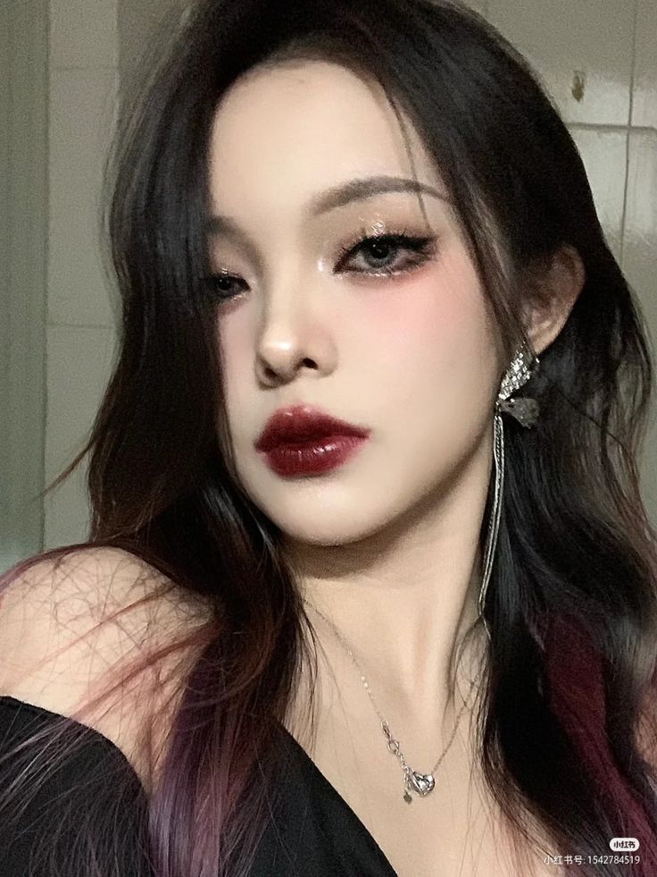 Burgundy Makeup Aesthetic, Sassy Makeup Looks, Red Smokey Makeup, Korean Vampire Makeup, Vampire Makeup Asian, Asian Vampire Makeup, Modern Vampire Makeup, Dark Romance Makeup, Villian Makeup Looks