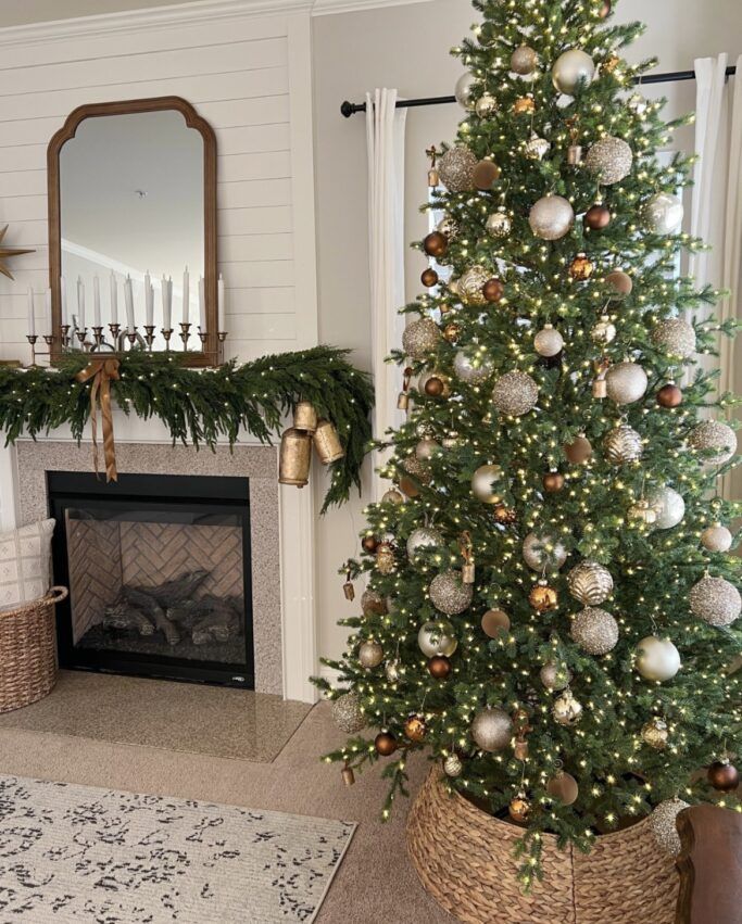 a decorated christmas tree in a living room