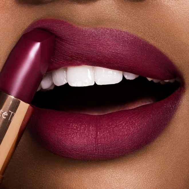 Festival Magic Lipshot Cranberry Red Lipstick, Berry Color Lipstick, Dark Plum Lipstick Makeup, Plum Red Lipstick, Dark Berry Lipstick, Deep Purple Lipstick Makeup, Lipstick Charlotte Tilbury, Dark Lipstick Shades, Purple Matte Lipstick