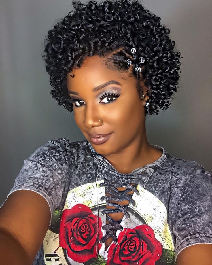 Short Curly Weave Hairstyles, Short Curly Weave, Braid Hairstyle Ideas, Perm Rod Set, Cabello Afro Natural, New Natural Hairstyles, Saturday Vibes, Curly Weave Hairstyles, Natural Afro Hairstyles