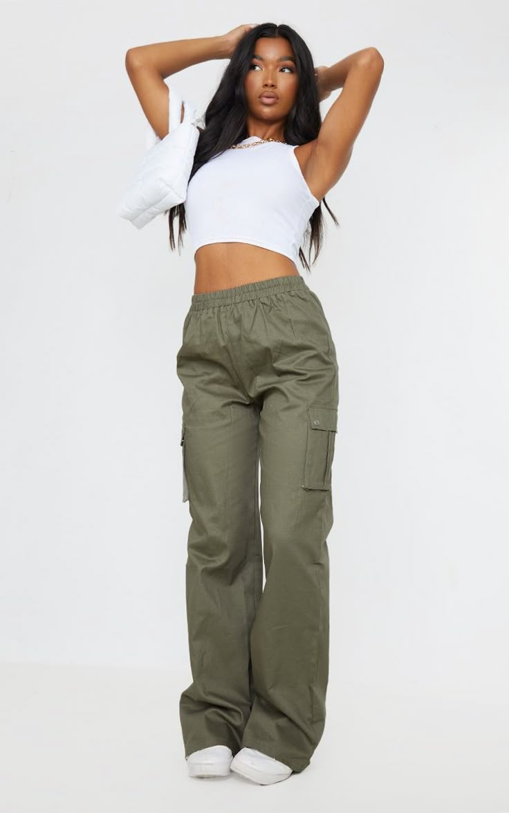 Cargo Trousers Outfit, Wide Leg Pants High Waisted, Khakis Outfit, High Waisted Cargo Pants, Cargo Outfit, Trouser Outfit, High Waisted Wide Leg Pants, Cargo Pants Outfit, Baggy Cargo Pants