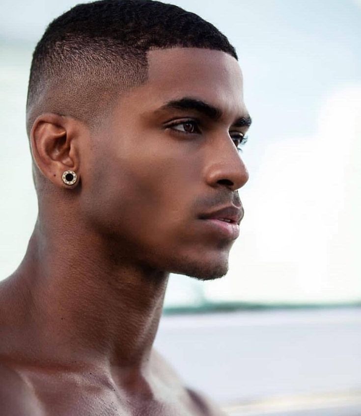 Black men hair cut Fade Haircut Black Men, Braided Hairstyles Quick, Black Hair Fade, Hairstyles Quick Weave, Black Man Haircut Fade, Men Hair Cut, Black Men Hair, Short Fade Haircut, Man Haircut