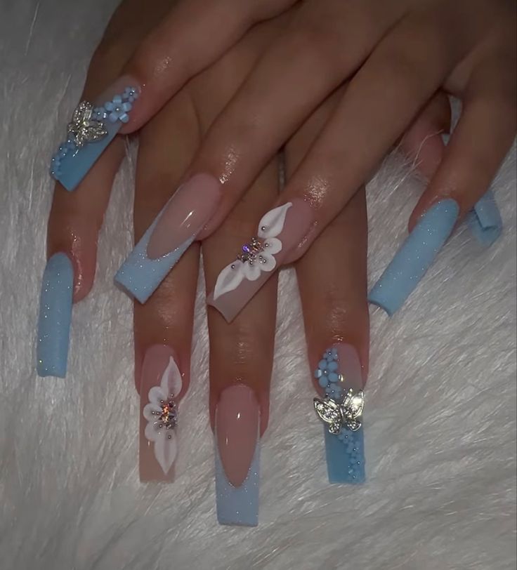 𝘍𝘖𝘓𝘓𝘖𝘞 @QUINTECIACHAA 𝘍𝘖𝘙 𝘔𝘖𝘙𝘌 𝘐𝘕𝘚𝘗𝘖💕 15 Nails Ideas Blue, Long Light Blue Acrylic Nails, Light Blue Nails For Quinceanera, Quince Makeup Ideas Natural Blue, Blue Latina Nails, Baby Blue Quince Nails, Light Blue Birthday Nails, Quinceanera Nails Blue, Quince Nails Blue