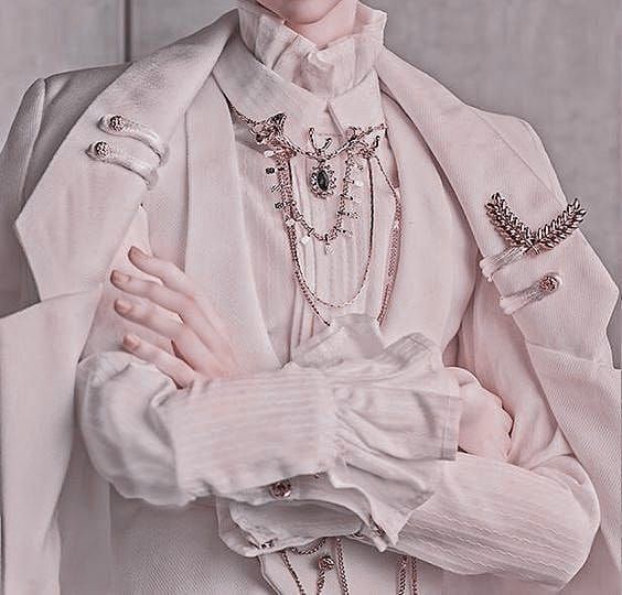 Prince Clothes, Ouji Fashion, Fancy Suit, Angel Outfit, White Suit, Victorian Clothing, Royal Outfits, Fashion Inspiration Design, Drawing Clothes