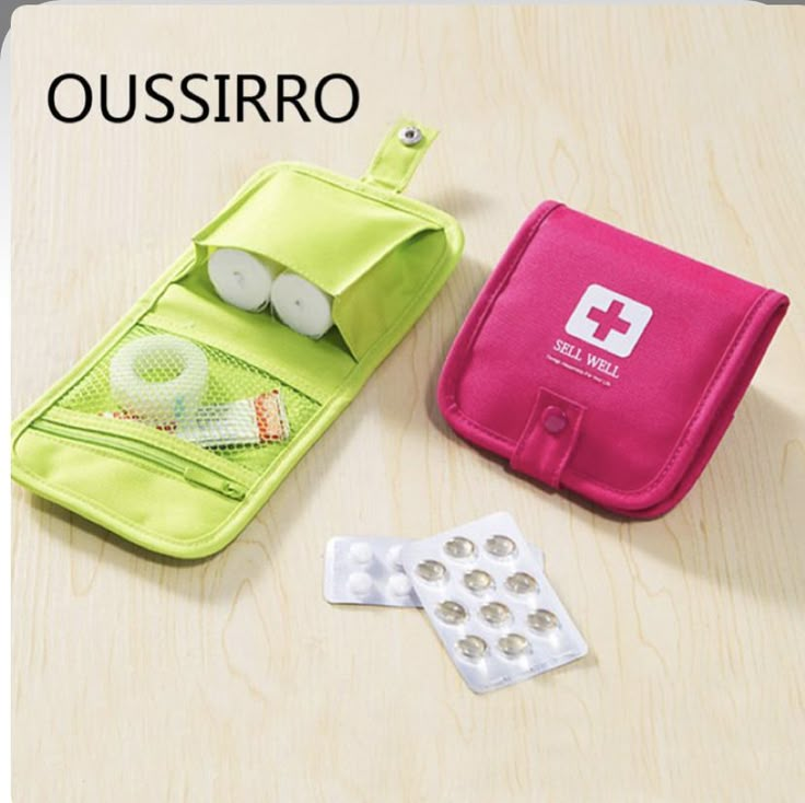 Mini First Aid Kit, Desain Pantry, Sac Diy, Medicine Storage, Diy Bag Designs, Medical Kit, Medicine Bag, Mini One, Pill Case