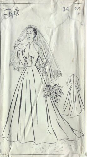 1950s Vintage Sewing Pattern B34 WEDDING DRESS (1022) | eBay Vintage Wedding Dress Sewing Patterns, Wedding Dress Sewing Patterns, Gown Sewing Pattern, Vintage Vogue Sewing Patterns, Patron Vintage, Sewing Wedding Dress, Wedding Dress Patterns, Wedding Dress Sizes, Couture Vintage