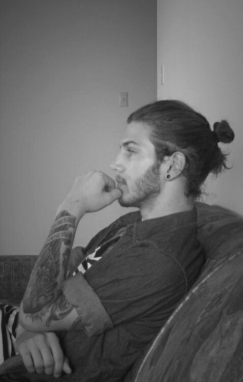 Man bun Man Bun Hairstyles, Undercut Long Hair, Beard Hairstyle, Men Haircut Styles, Beard Tattoo, Man Bun, Corte De Cabelo Masculino, Grunge Hair, Long Hair Styles Men