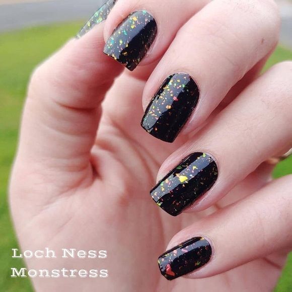 Feather Nails, Street Makeup, Nail Color Combos, Pink Glitter Nails, Smashbox Makeup, Loch Ness, Glitter Nail Polish, Nail Styles, Street Nails