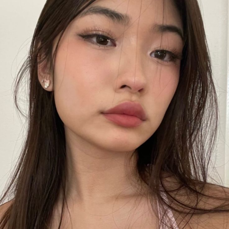 Filipino Makeup Looks Natural, Natural Abg Makeup, Filipina Eye Makeup, Natural Makeup Filipino, Igari Makeup On Tan Skin, Filipino Makeup Looks, Sunkissed Makeup Asian, Asian Eye Makeup Tan Skin, Simple Nude Makeup