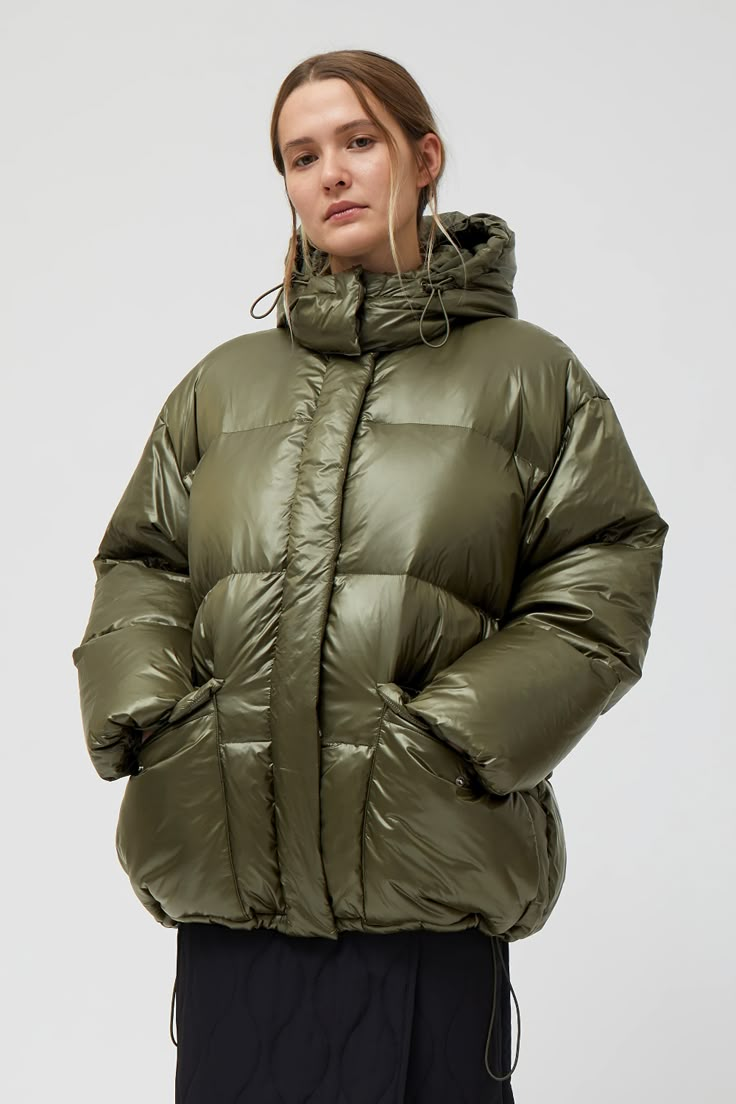 Green Down Puffer Outerwear, Shiny Puffer Jacket Outfit, Short Puffer Jacket Outfit, Forest Green Puffer Jacket, Green Puffy Jacket, Green Puffer Jacket Outfit, Puffy Jacket Outfit, Oversized Green Puffer Jacket With Pockets, Green Nylon Puffer Outerwear