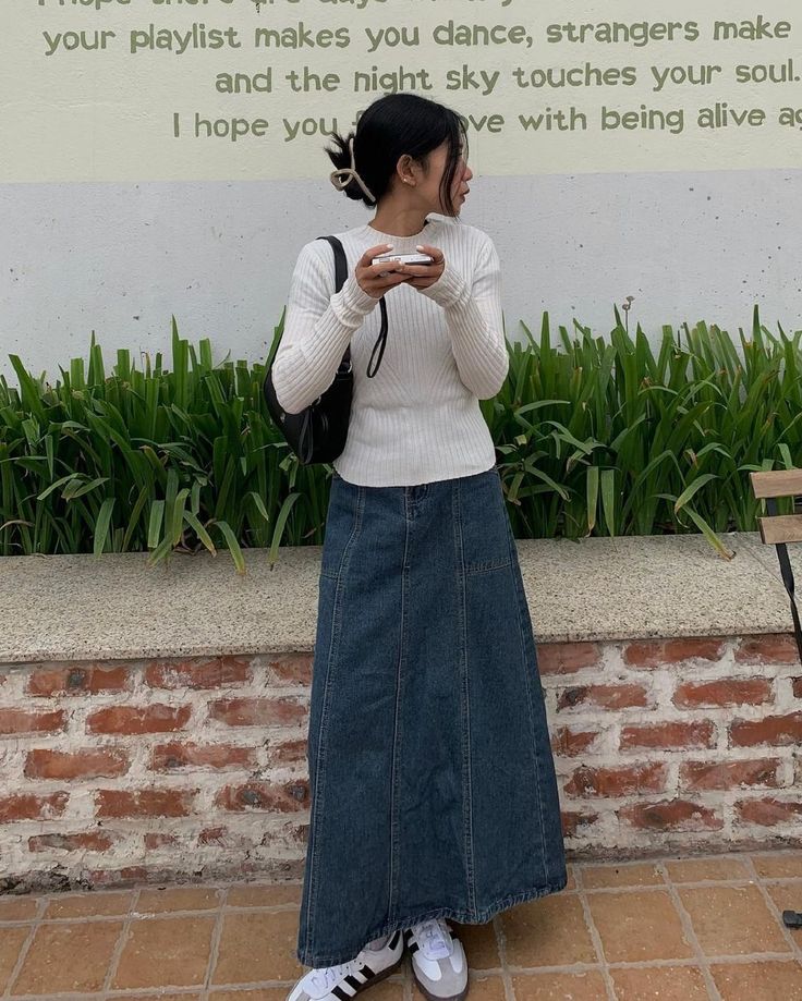 Modest Fashion Korean, Korean Outfits Jeans, Korean Pants, Modest Girly Outfits, Simple Style Outfits, Modesty Outfits, Everyday Fashion Outfits, Diy Clothes Life Hacks, Causual Outfits