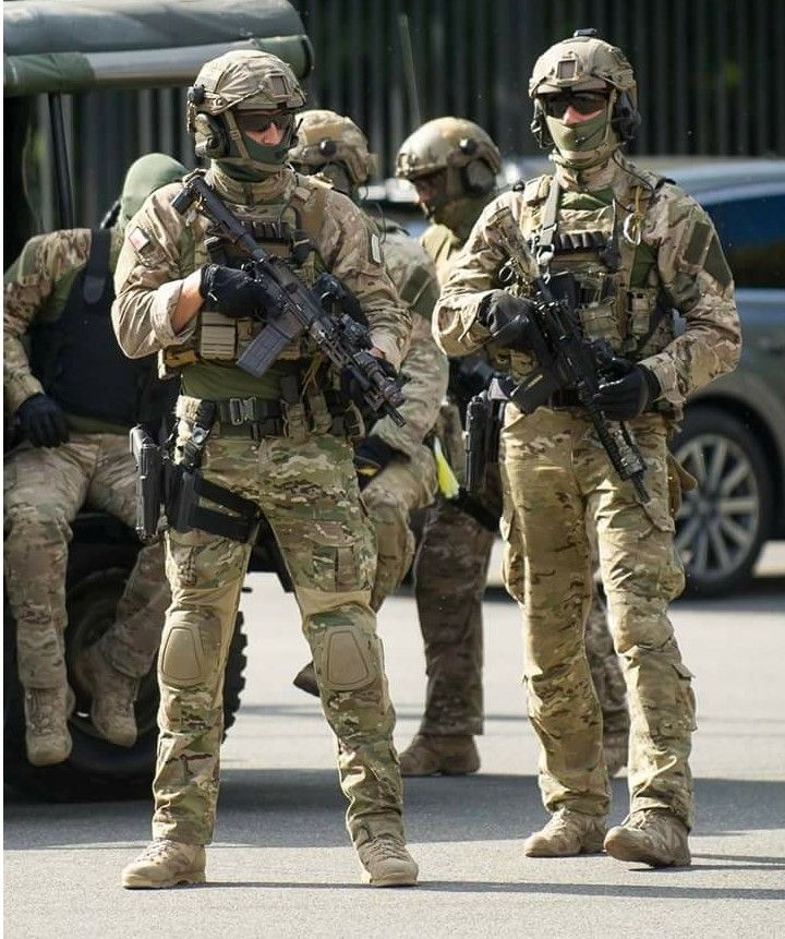 JW GROM Jw Grom, Tactical Men, Us Army Rangers, Army Police, Military Wallpaper, Military Gear Tactical, Special Operations Forces, Military Armor, Military Special Forces