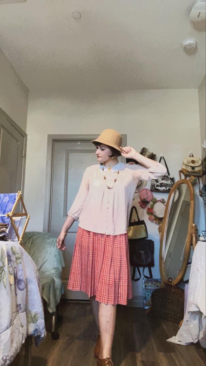 1920s Clothing Women, 1920 Casual Fashion, 1920s Inspired Outfit Casual, 1920s Working Women, 1920 Fashion Women Casual, 1920s Outfit Ideas Casual, 1920s Casual Fashion, Modern 1920s Fashion, Casual 1920s Outfit