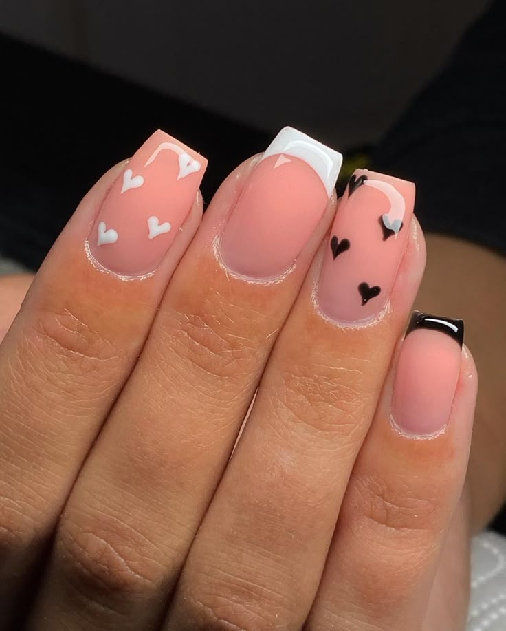 Biab Designs Ideas Short, Cute Biab Nails Short, Black And White Biab Nails, Black Biab Nail Designs, Biab Nails Inspiration Winter, Nail Ideas Biab, Short Stubby Nail Designs, Cute Biab Nail Designs, Biab Designs Ideas