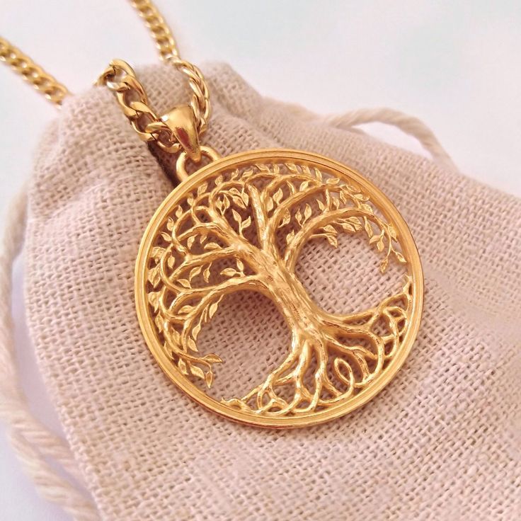 ★ Tree of Life Pendant ★  Handcrafted Tree of Life pendant/necklace for Men and Women. * Materials/Finishes ➤ Sterling Silver (Silver 925) ➤ 24K Gold Plated over Silver 925 * Dimensions ➤ ~ 3.9 x 3.5 x 0.2 cm (~ 1.5 x 1.4 x 0.1 inches)/Bail: Suitable for up to ~ 4.5 mm (~ 0.18 inches) Chain * Weight: ~ 9 grams (in Silver 925) ----------------------------------------------------------------------------- IMPORTANT NOTES: ----------------------------------------------------------------------------- Tree Of Life Necklace Gold, Gold Tree Of Life, Gold Necklace For Men, Tree Of Life Jewelry, Gold Tree, Gem Necklace, Silver Tree, Precious Jewels, Tree Necklace