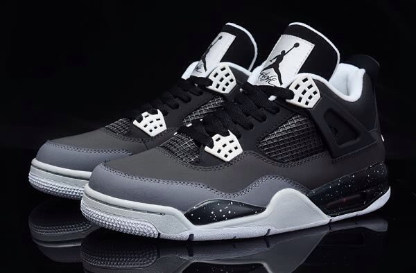 One my top 5 of all time Jordan 4 Fear, Jordan Shoes Retro, Jordan 4s, Shoe Wishlist, Shoes Classic, Cute Nike Shoes, Nike Free Shoes, Cute Nikes, Nike Shoes Outlet