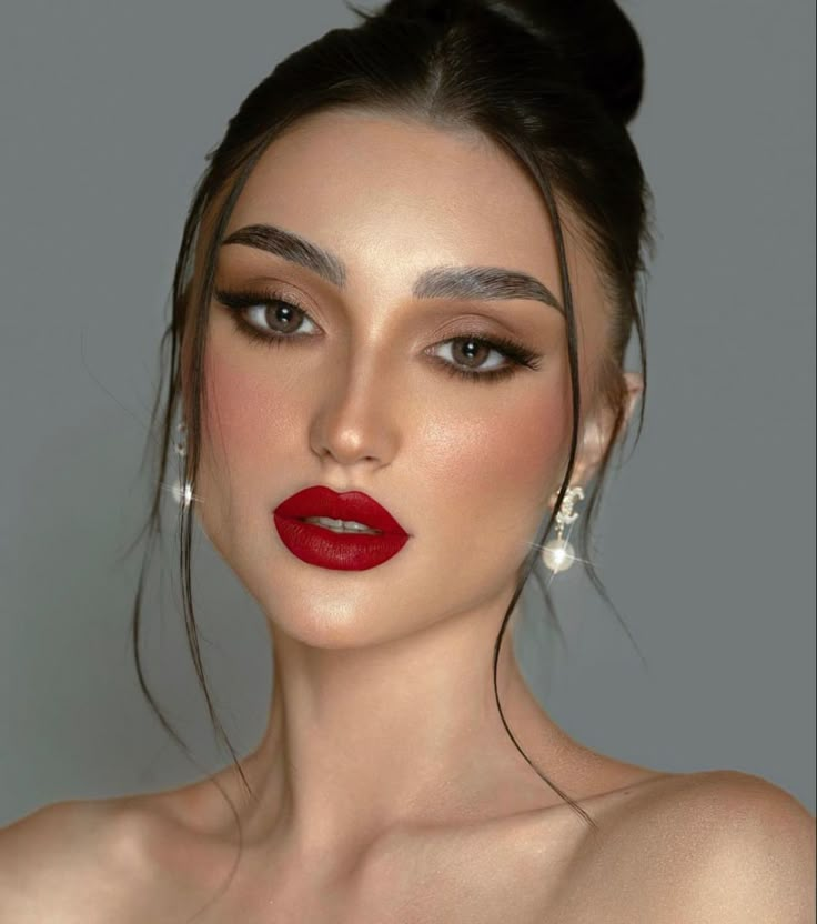 Red Bold Makeup Look, Going Out Makeup Red Lips, Light Makeup With Red Lipstick, Short Hair Red Lipstick, Brown Eye Makeup Red Lips, Makeup To Go With Red Lipstick, Simple Bold Makeup Looks, No Makeup Red Lips, Red Lipstick Natural Look