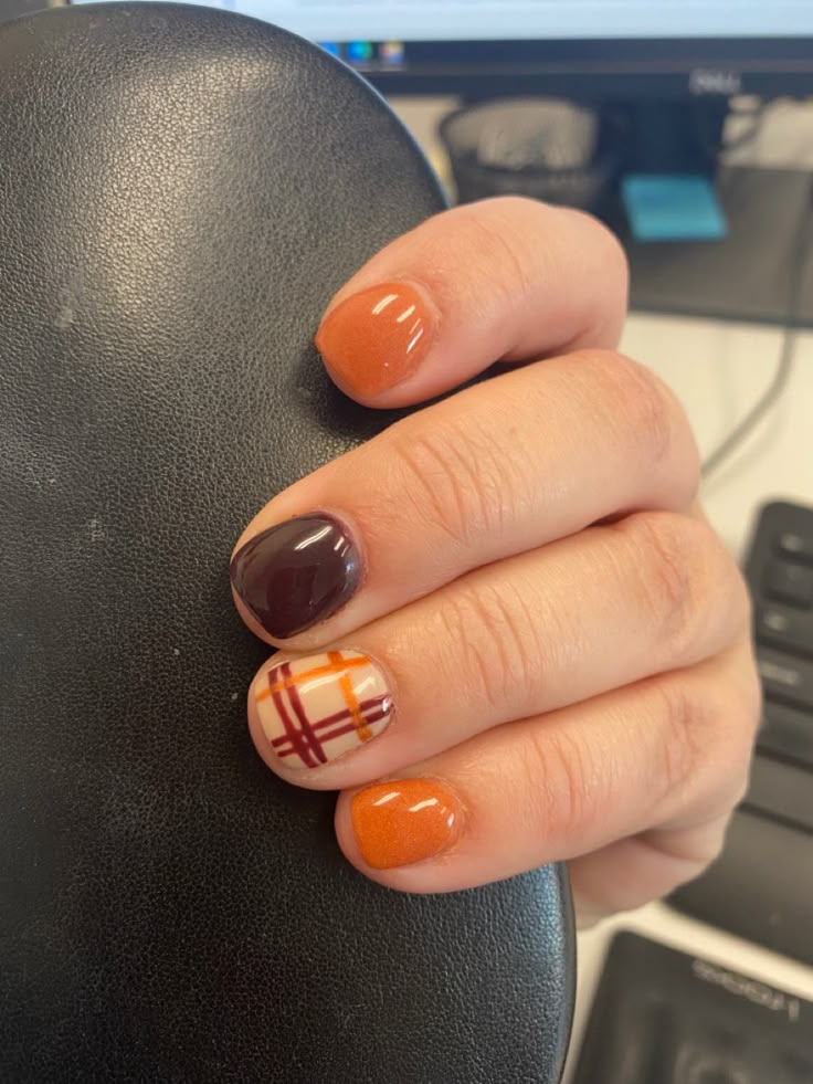 Nails Football Design, Fall Back To School Nails, How To Do Flannel Nails, Plaid Nails Orange, Super Short Nails Ideas Fall, Fall Nails No Chip, Fall Nail With Design, Easy Plaid Nails, Plaid Nail Designs Fall Short