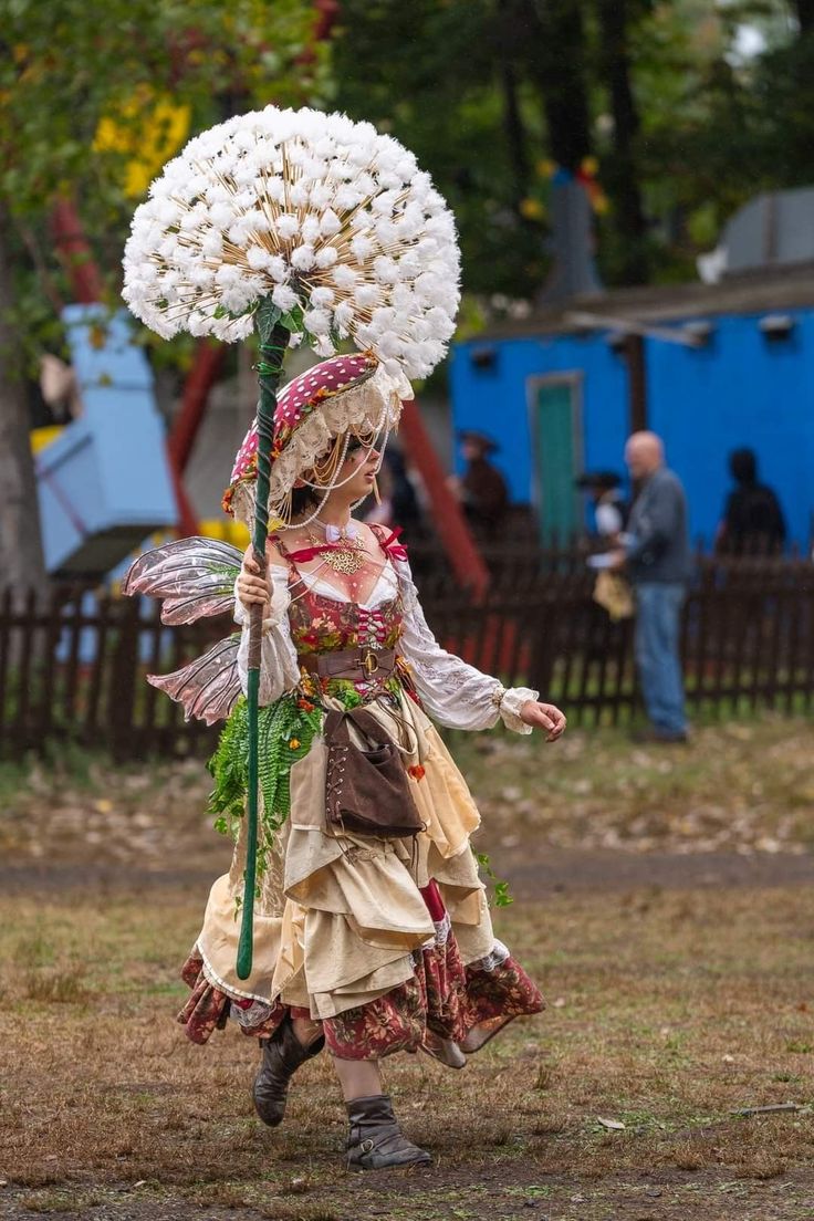 Boho Fairy Costume, Fairy Core Halloween Costumes, Cottage Core Mushroom Outfit, Mushroom Wizard Costume, Fairy Costume Cottagecore, Best Ren Faire Costumes, Ren Faire Blouse, Renfaire Costume Mushroom, Fairy Festival Ideas