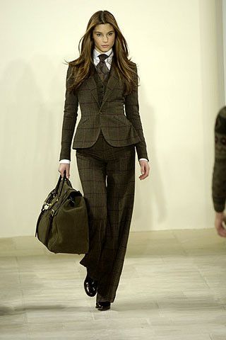 Girls will be Boys! Classical Style Outfits, Vintage British Fashion, Tie Looks For Women, Tie On Women, Women Ties Outfit, Plaid Suit Women, Tie Outfit For Women, Tie Women Outfit, Plaid Suits Women