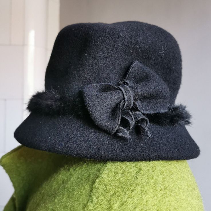 Vintage 100% Wool Women's Hat. Handmade from Poland. Good vintage condition. Used. Hat recommended for head size ~ 56-58 cm. For photo shoots, filming, cinematography. Gift for vintage lovers. Movie props, theatrical props. For theme parties. Clothing for photo studios. For projects. 💌Item will be shipped in 1-2 days after payment will be clear. All items are very safe packed. I ship from Latvia with tracking number. Please remember to add your phone number for the European Shipping. In my expe Gatsby Style Wide Brim Evening Hat, Vintage Fedora One Size Fits Most, Vintage Wide Brim Felt Hat For Winter, Winter Evening Top Hat With Curved Brim, Evening Winter Top Hat With Curved Brim, Elegant Adjustable Mini Hats For Winter, Evening Gatsby Hat With Short Brim, Vintage Winter Fedora For Party, Chic Cloche Hat With Curved Brim For Church