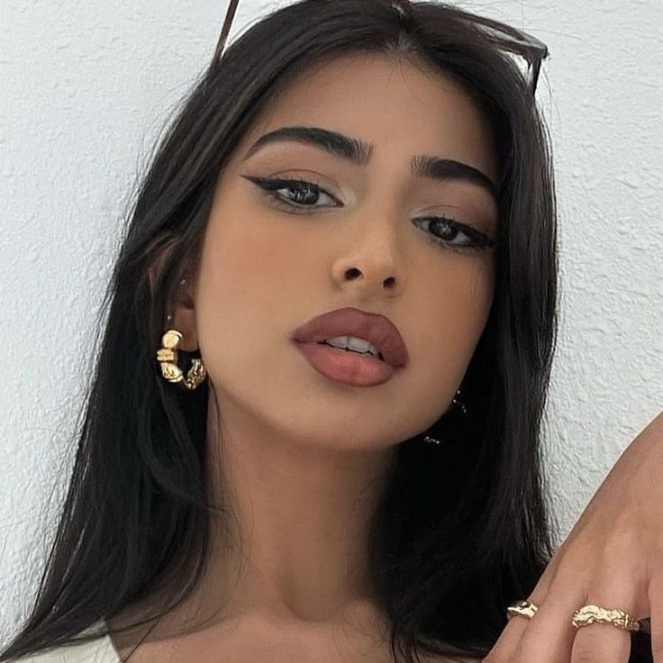 Indian Skin Makeup, Square Face Makeup, Feminine Makeup, Mekap Mata, Brown Girls Makeup, Latina Makeup, Prom 2024, Brown Skin Makeup, Cute Makeup Looks