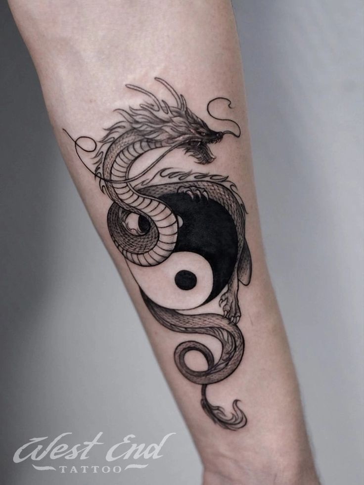 Dragon Yin Yang Tattoo, Pentagram Tattoo, Dbz Tattoo, Ying Yang Tattoo, Dragon Tattoos For Men, Yin Yang Tattoos, Dragon Tattoo For Women, Dragon Tattoos, Red Ink Tattoos