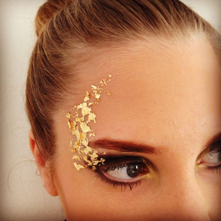 Gold Leaf Makeup, Color Guard Makeup, Leaf Makeup, Make Carnaval, Festival Makeup Glitter, Makeup Gold, Inspo Makeup, Carnival Makeup, Avant Garde Makeup