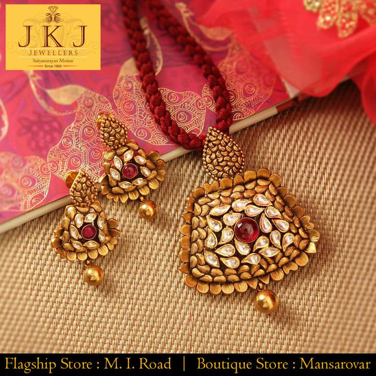 #BestJewelleryinJaipur #jkj #jkj_jewellers #jaipurjewellery #Bridalpolkijewellery Antique Gold Pendant, Jewelry Necklace Simple, Unique Gold Jewelry Designs, Diamond Pendant Jewelry, Antique Necklaces Design, Gold Jewellry, New Gold Jewellery Designs, Diamond Pendants Designs, Fancy Jewelry Necklace