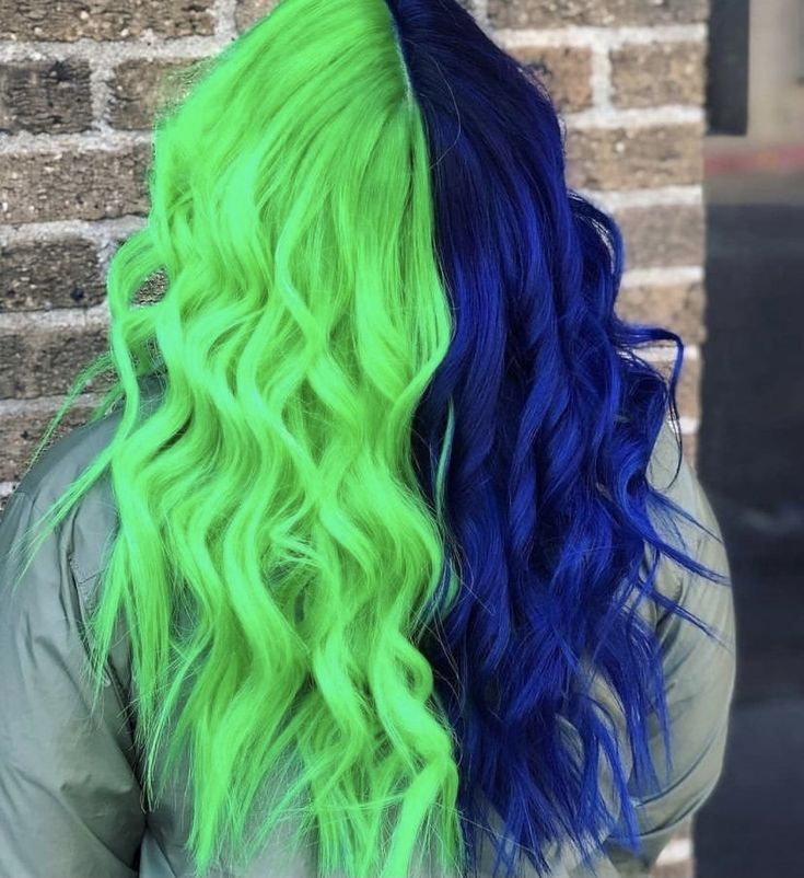 Split Dyed Hair Blue, Hair Dye Green, Green Hair Color Ideas, Blue And Green Hair, Green Hair Color, Unicorn Hair Dye, Unicorn Hair Color, Split Dyed Hair, Dyed Hair Blue