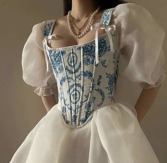 Lace Back Corset, Corset Dress Aesthetic, Women In Corsets, Corsets Pattern, Corset With Dress, Suit With Corset, Cute Corset Outfit, Vintage Corset Outfit, Korsett Outfit