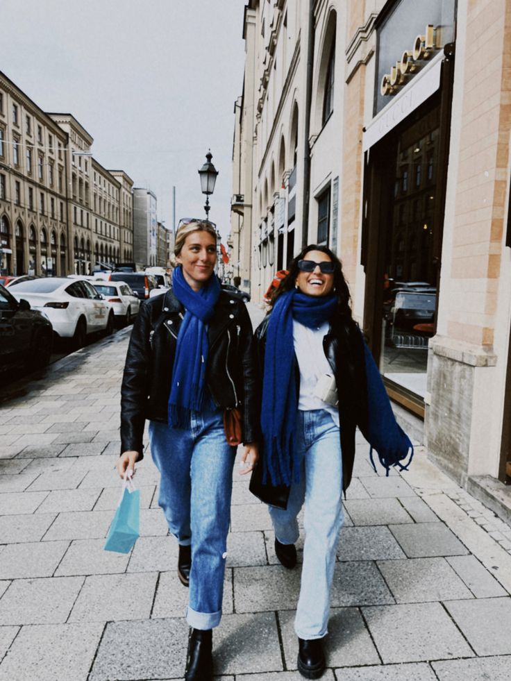 Europe ourfits, street outfits, munich germany Autumn Outfits In Germany, Germany October Outfit, Autumn In Germany Outfit, Munich Germany Aesthetic Outfits, Munich Outfits Spring, German Street Fashion, Munich Outfits, Germany Fits, Street Outfits