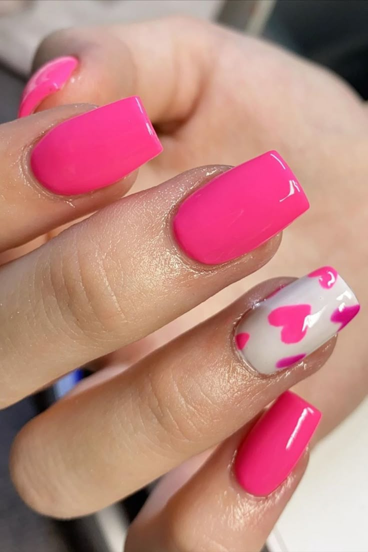 Square shaped hot pink valentines nails design! Valentine Nails Pink, Vday Nails, Red Valentine, February Nails, Hot Pink Nails, Nail Designs Valentines, Her Nails, Cute Gel Nails, Short Acrylic Nails Designs