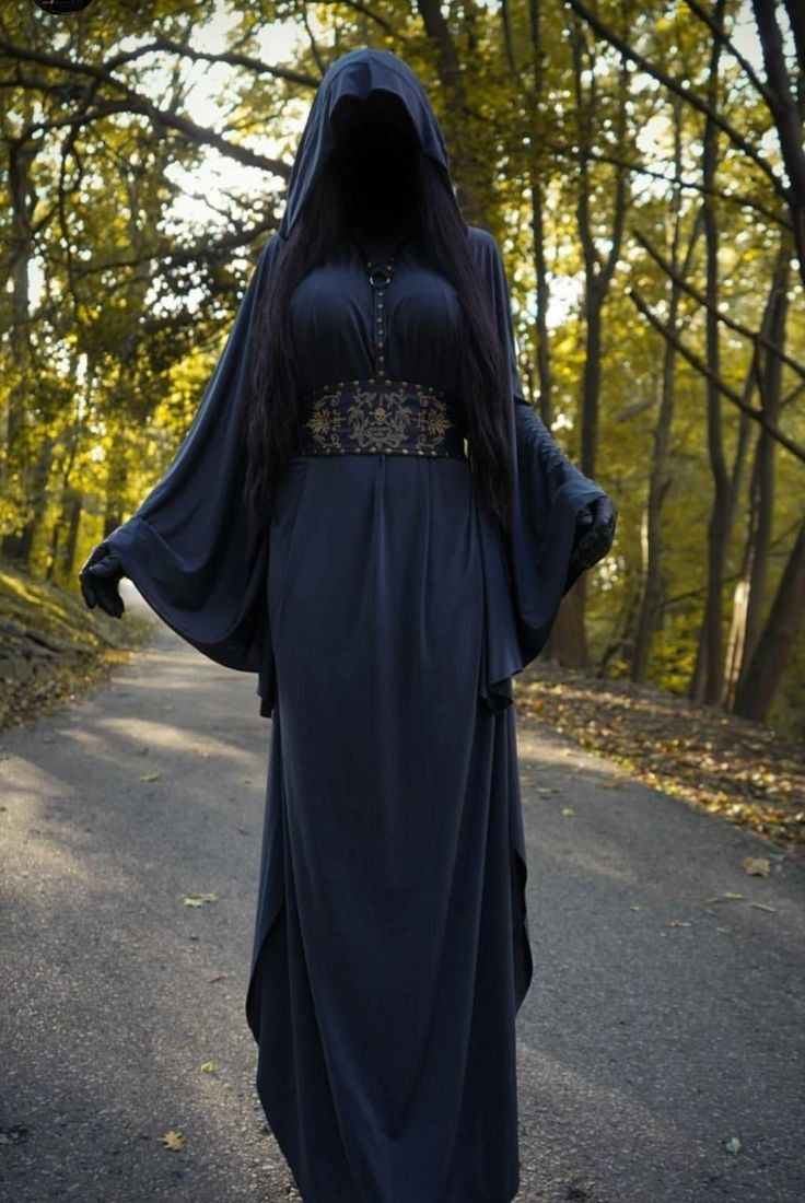 Female Grim Reaper Costume, Grim Reaper Costume Female, Grim Reaper Costume Women, Grim Reaper Female, Grim Reaper Woman, Grim Reaper Costumes, Grim Reaper Outfit, Grim Reaper Cosplay, Female Grim Reaper