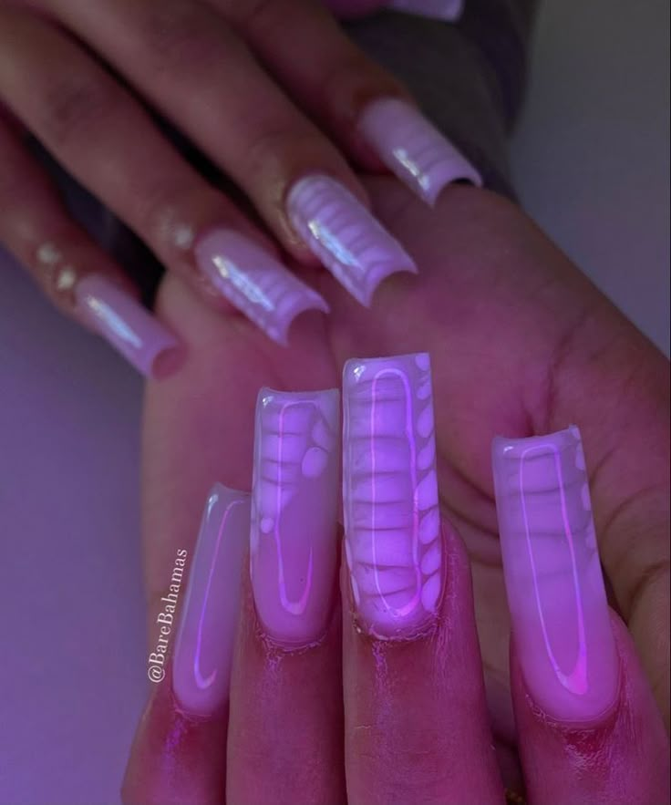 Matte Croc Nails, Pink Snakeskin Nails, Short Snake Skin Nails, Crockadile Acrylic Nails, Crodile Nails, Matte Crocodile Nails, Croc Almond Nails, White Alligator Nails, Snake Skin French Tip Nails