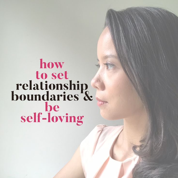 a woman with long black hair is looking at something in her hand and the words how to set relationship boundaries & be self - loving