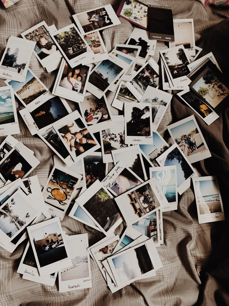 polaroids photos moments vso edits Jm Logo, Memories Aesthetic, Polaroid Aesthetic, Sunflower Girl, High School Memories, Memory Boxes, Books 2023, Vision Board Images, Vision Board Pictures