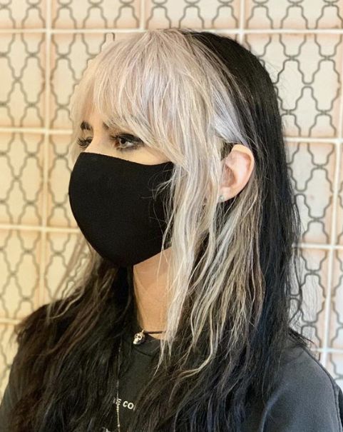 Blonde With Black Bangs, Blonde Hair Black Bangs, White Bangs Black Hair, Bleach Bangs Dark Hair, Black And Blonde Shag Hair, Black Hair Blonde Fringe, Blonde With Black Underneath, Black Hair Blonde Bangs, Black Hair White Streak Bangs