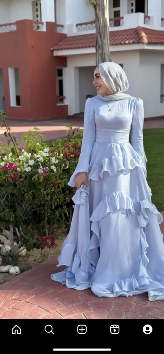 Hijabi Simple Dresses, Hijabi Blue Dress, Modest Evening Wear, Hijabi Gowns Simple, Trendy Dresses 2024, Dress For Eid For Women, Hijabi Prom Dress Classy, Modest Summer Dresses Muslim, Graduation Dress Muslim