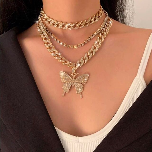 Beautiful Bling Butterfly Chunky Chains Necklace. Gold, Lab Simulated. Chain Butterfly Necklace, Luxury Butterfly Necklace, Slay Necklace, Big Necklaces, Stylish Jewelry Accessories, Chain Ideas, Fitted Tops, Multi Strand Beaded Necklace, Thick Chain Necklace